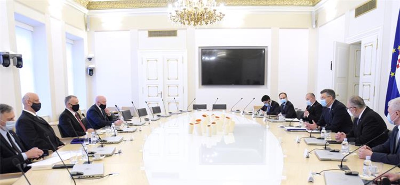 Gov't continuing to strengthen, modernise army